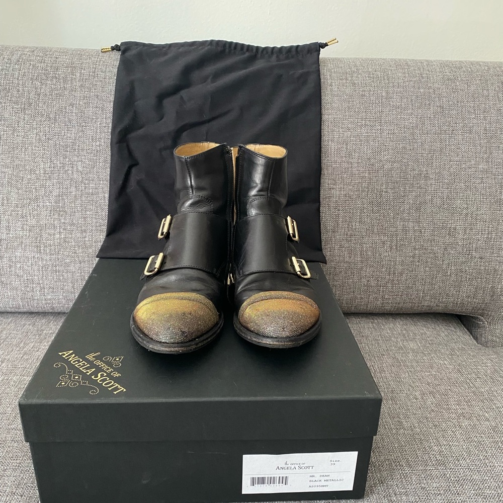The office of Angela Scott Mr. Dean boot